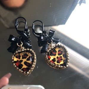 BETSY JOHNSON LEOPARD PRINT HEART EARRINGS